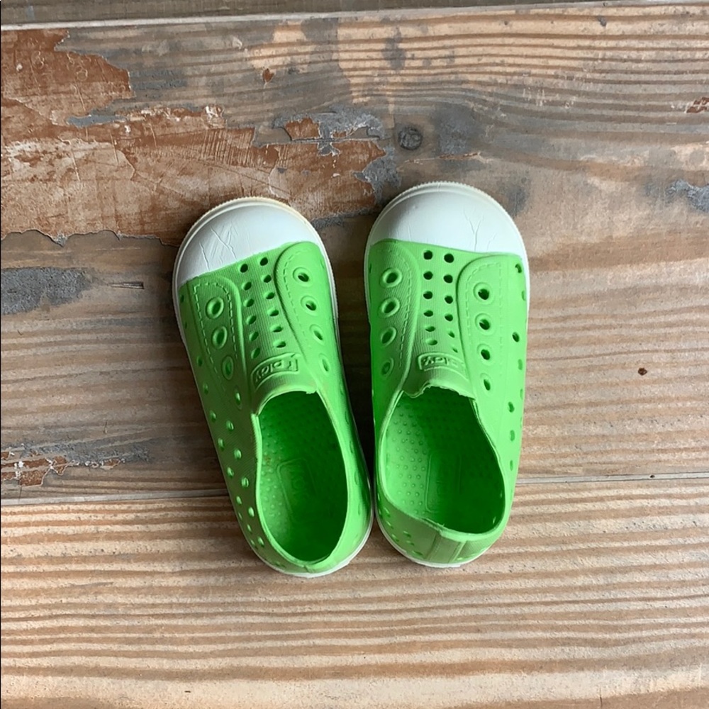Play lime green shoes